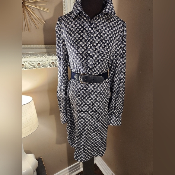 Vineyard Vines 55% Silk Dress Size Small BELT NOT INCLUDED - Picture 2 of 15